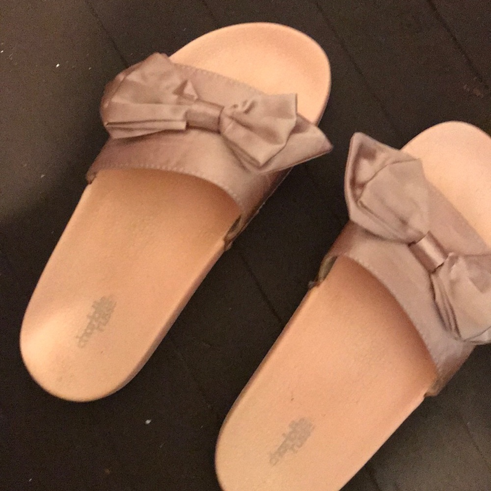 sandals/slides